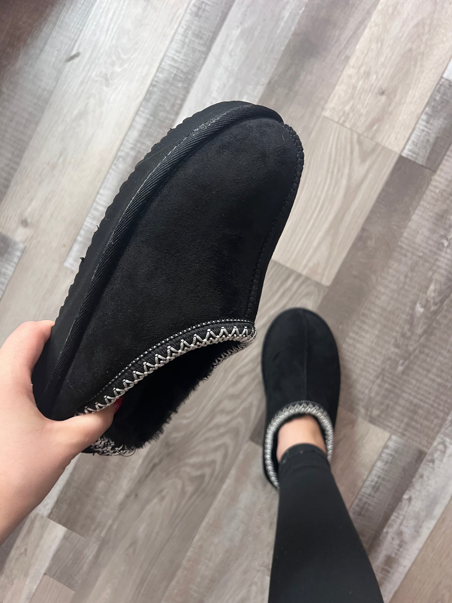 The Kelsey Slipper- Black
