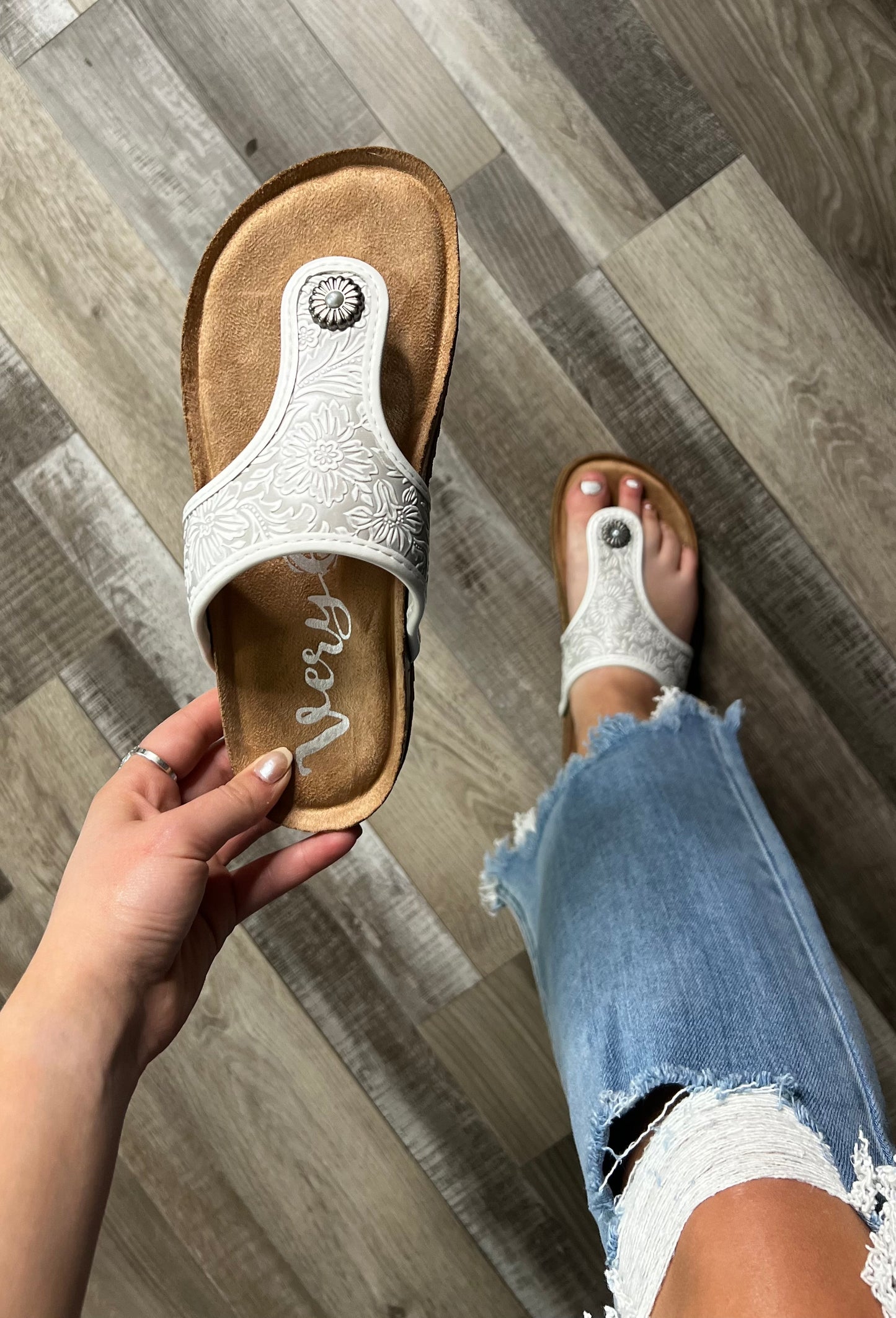 The Lainey Sandal- White Grey