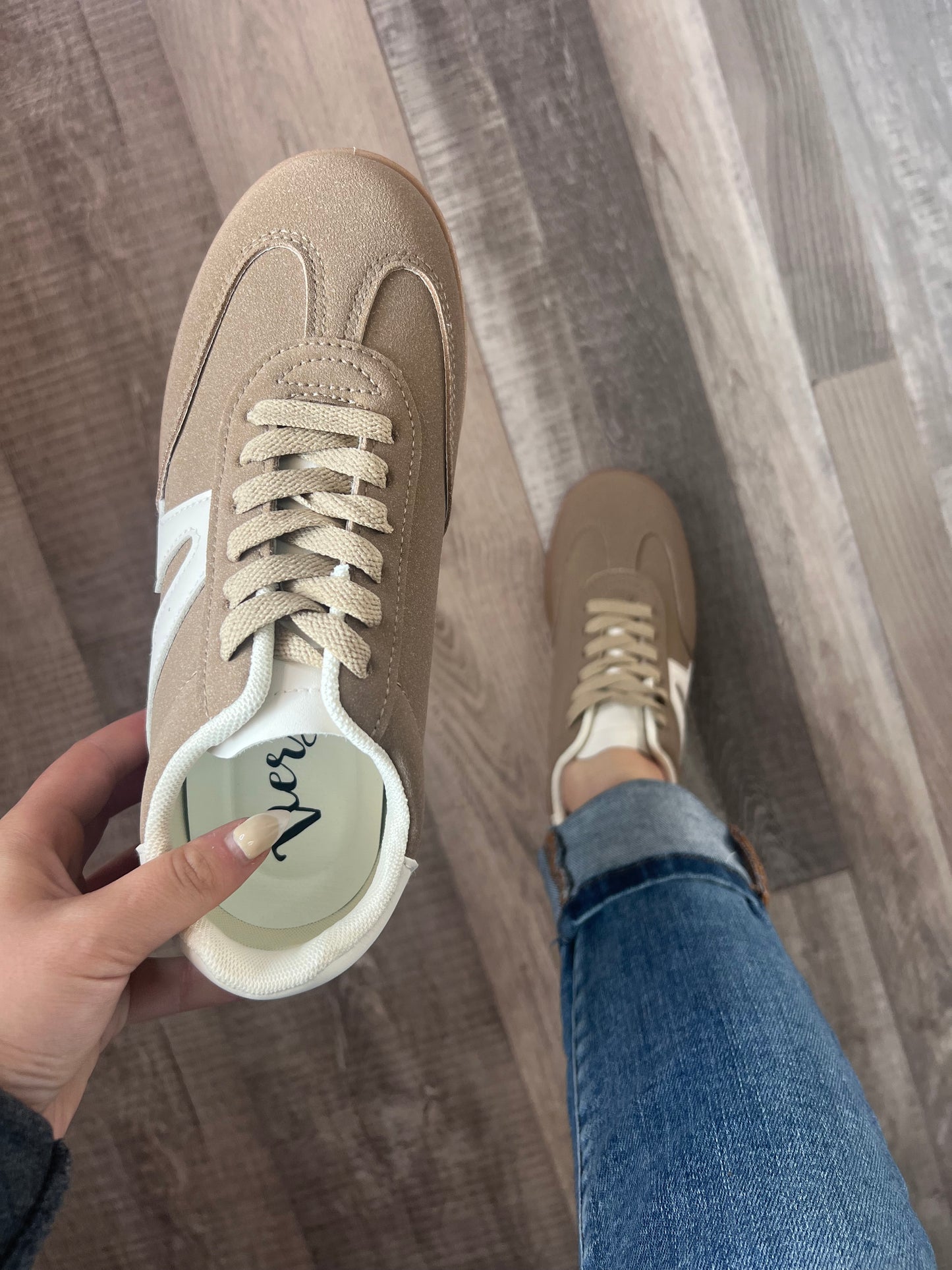 Retro Sneaker
