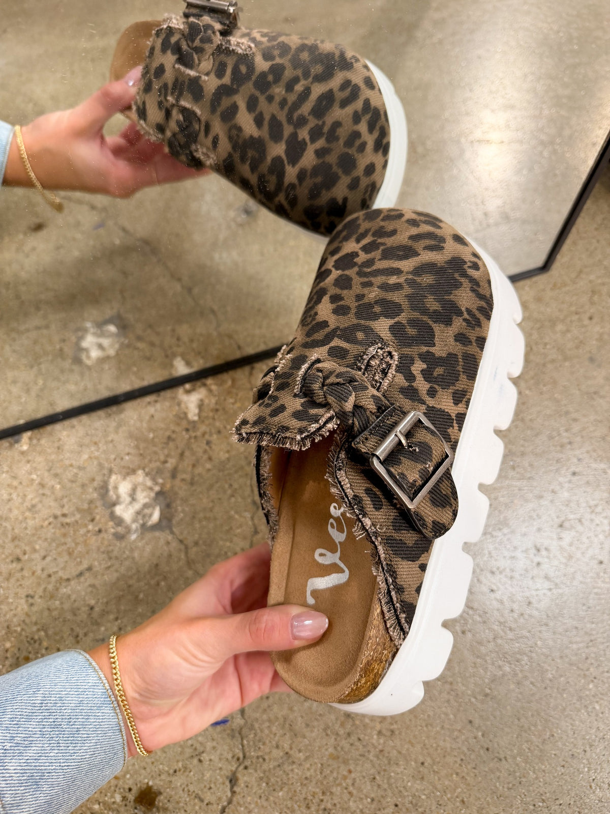 Cassie Leopard Slides