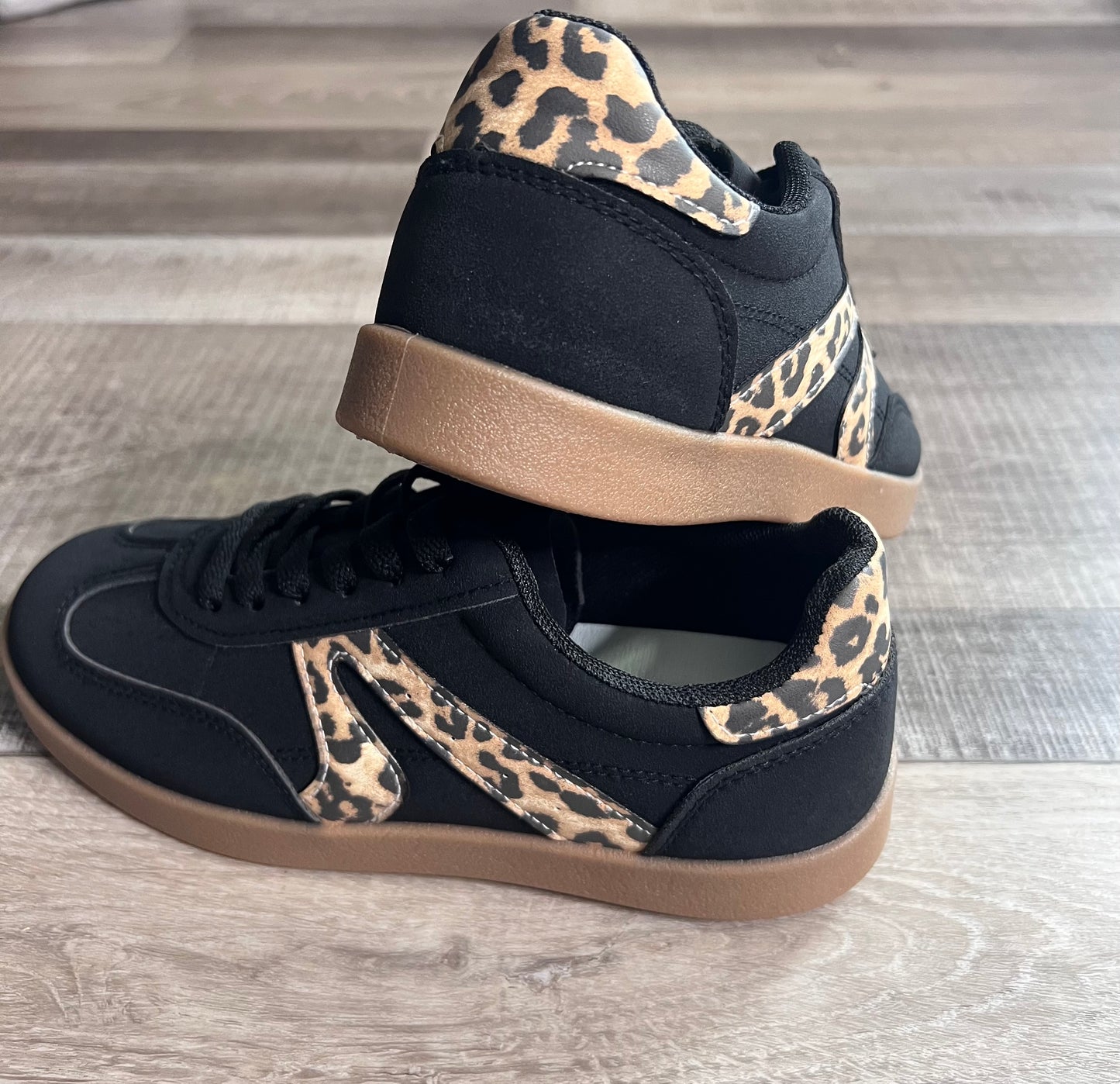 Retro Leopard Sneakers- Black