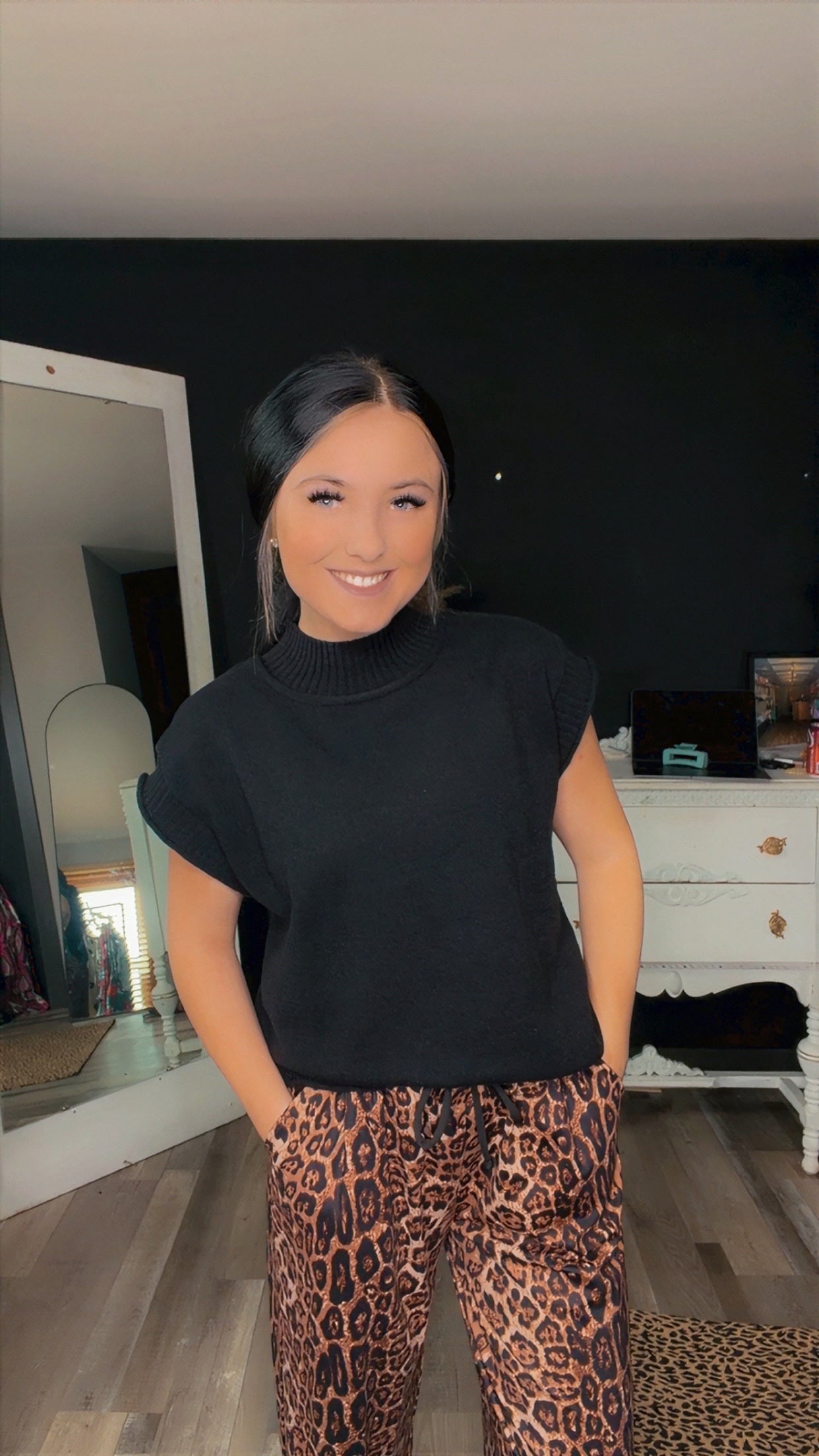 Sleeveless Ribbed Knit Sweater Top- Black