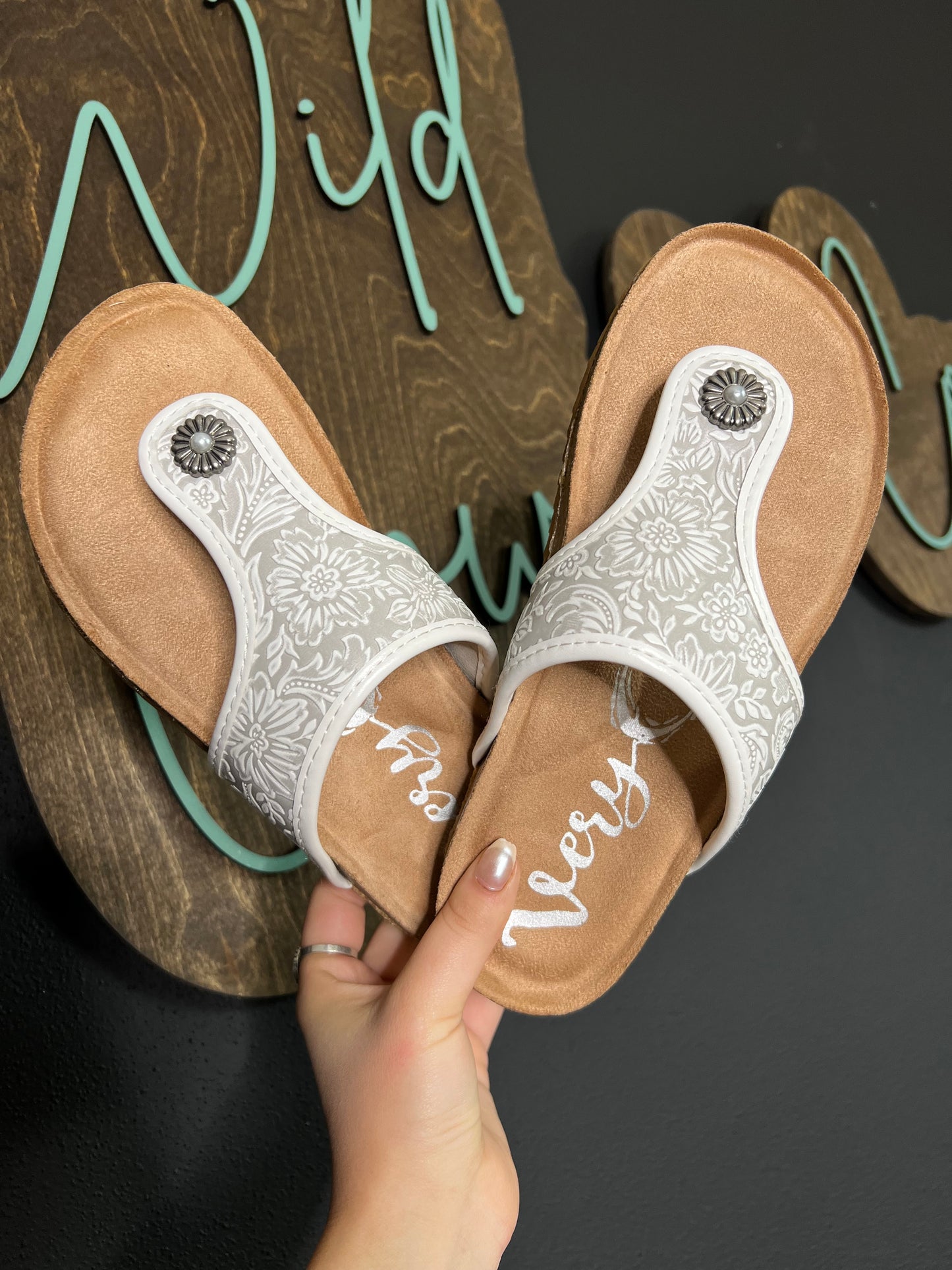 The Lainey Sandal- White Grey