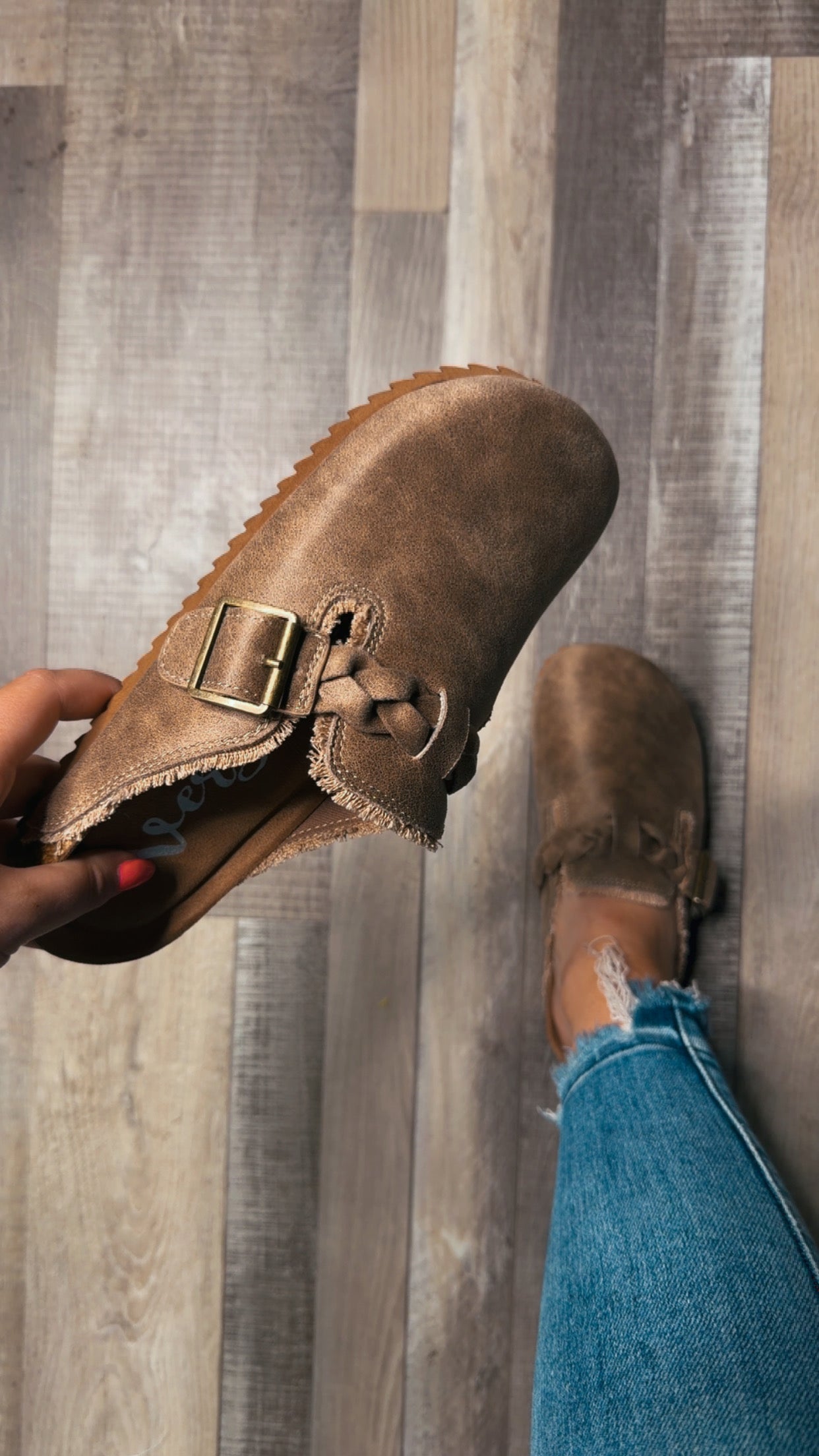 The Cheyenne Slides- Beige